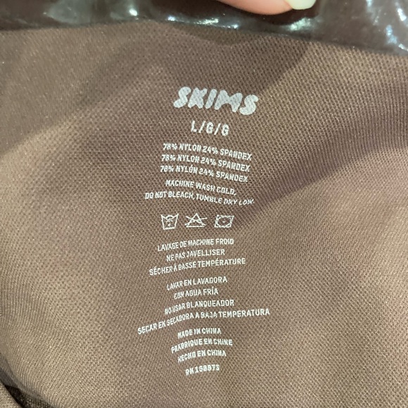 SKIMS NWOT Seamless Sculpt Shorts Mid Thigh Butt Enhancing Sz Small, Large Cocoa - Picture 4 of 6